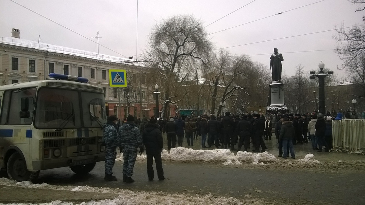 У Москві поліція затримала учасників акції на підтримку політв'язнів - фото 1