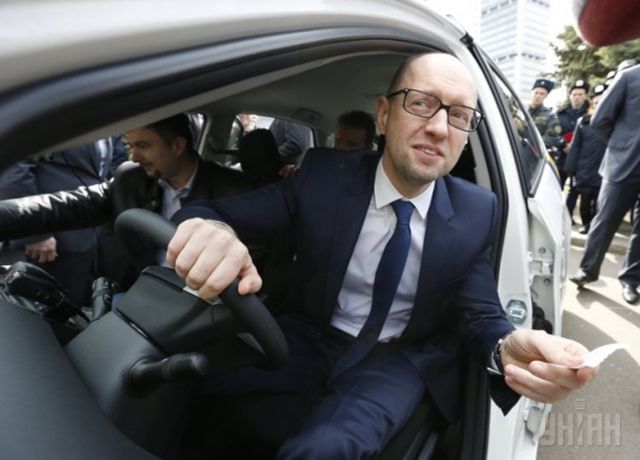 Як змінився автопарк органів державної влади з 2014 року: інфографіка