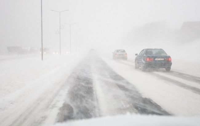 На Одещині обмежать рух вантажівок через сильні снігопади - фото 1