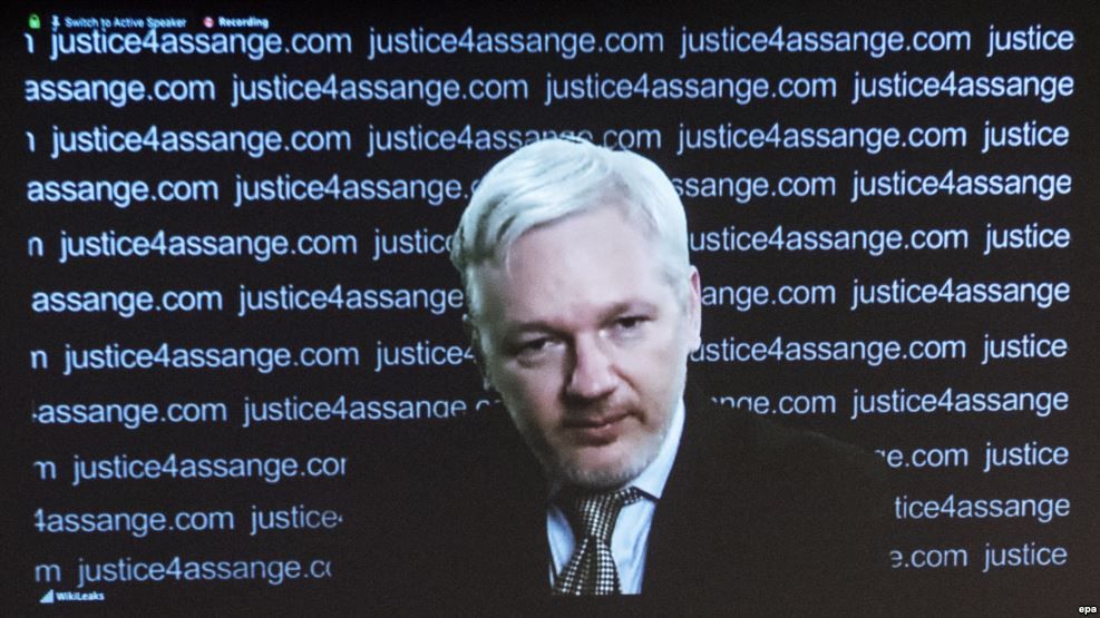 У WikiLeaks заявили про зникнення даних про листи Клінтон