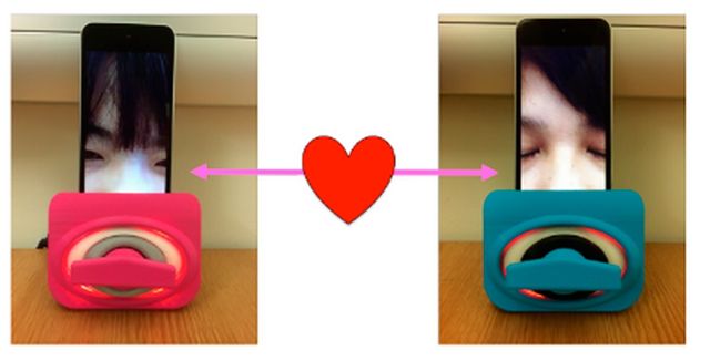 З’явився пристрій, який передає поцілунки на відстань - фото 131604