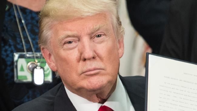 США ускладнили видачу віз росіянам після указу Трампа