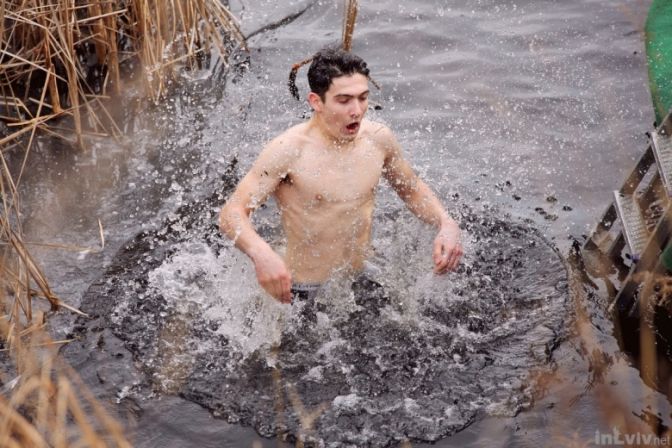 Як правильно святкувати Водохреща: поради рятувальників - фото 1
