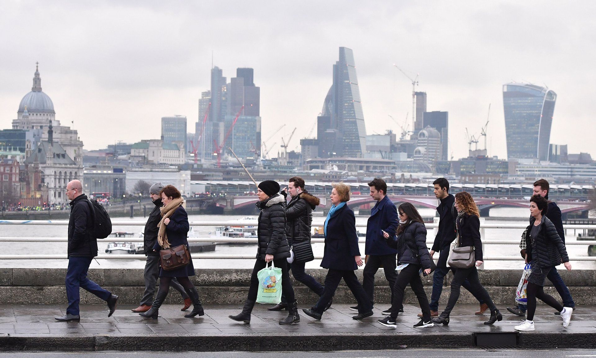 У Лондоні перекрили два центральні мости через бомбу часів Другої світової