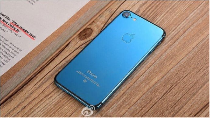 З'явилися фото iPhone 7 у блакитному кольорі