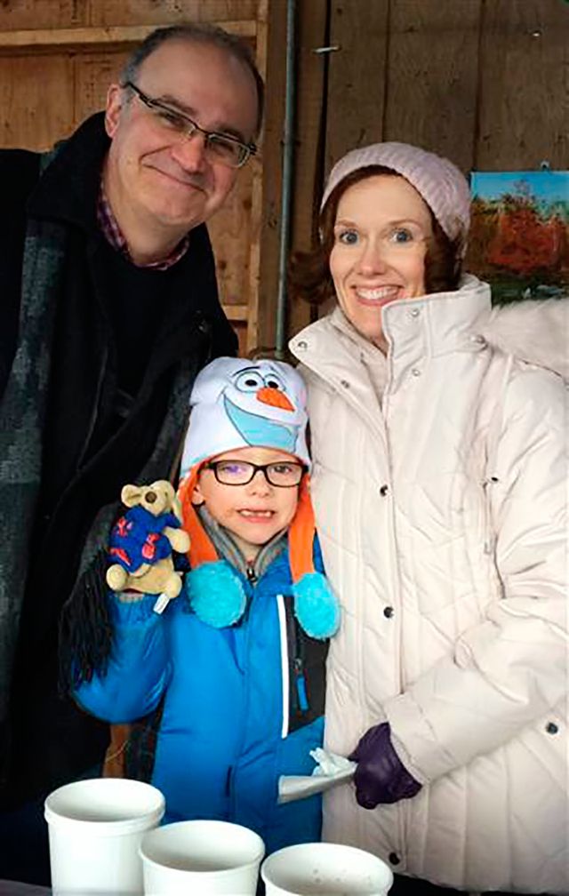 Хлопчик з раком нирок продає какао, щоб допомогти іншим дітям - фото 131901