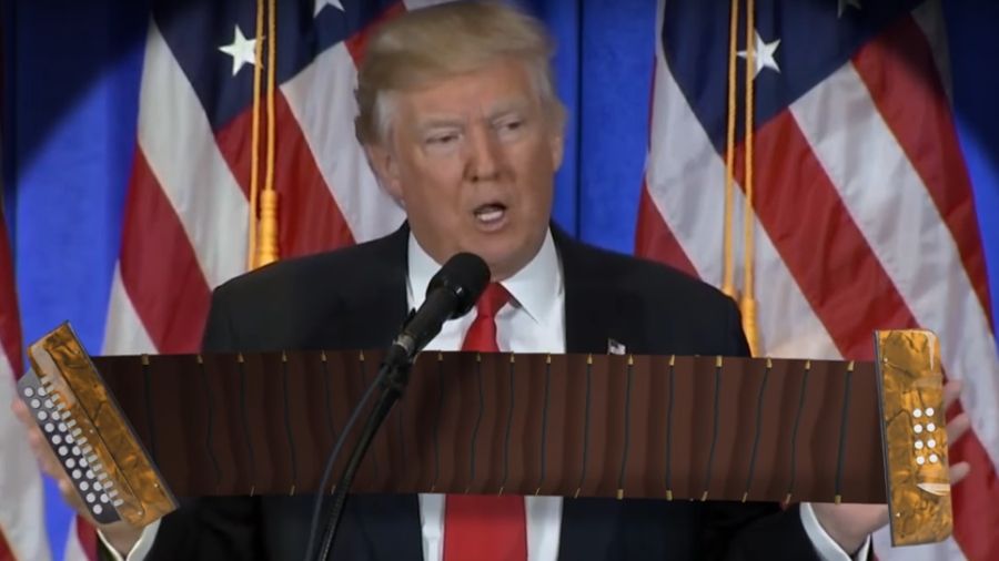 Мережа глузує з жестикуляції Трампа: кумедне відео