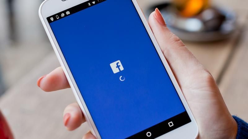 Суд визнав друзів у Facebook несправжніми