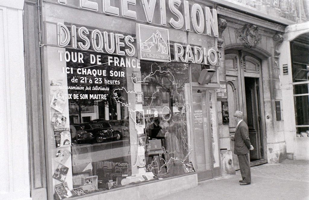 Фотограф показав, як виглядав Париж минулого століття