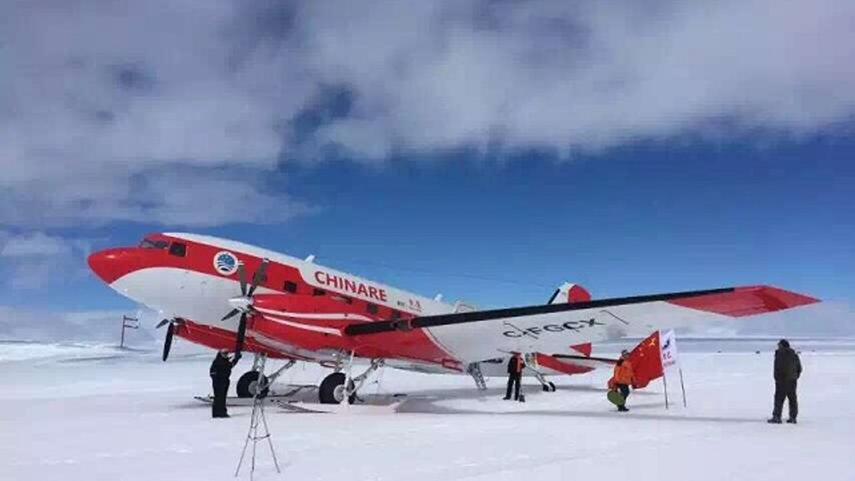 На найвищій точці Антарктиди вперше здійснить посадку китайський літак - фото 1