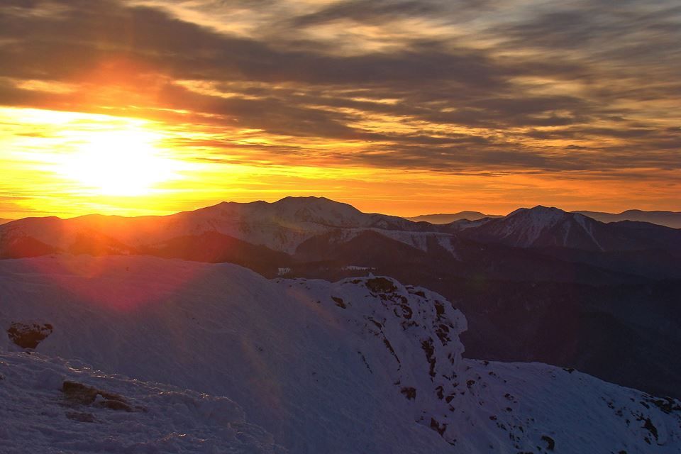 Як виглядають передріздвяні засніжені Карпати: неймовірні фото