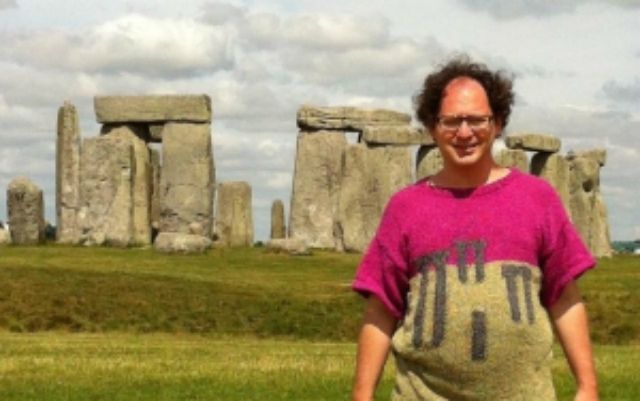 Мандрівник прославився у соцмережах завдяки светрикам