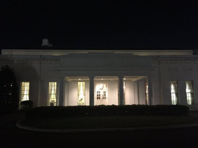 З’явилися фото спустошеного Білого дому - фото 135427