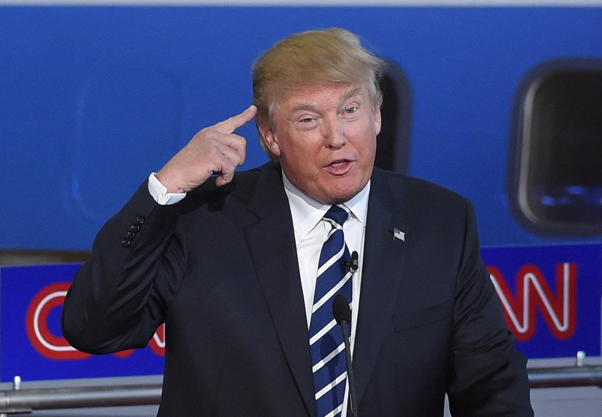 Трамп пригрозив збільшити податки американському автогіганту