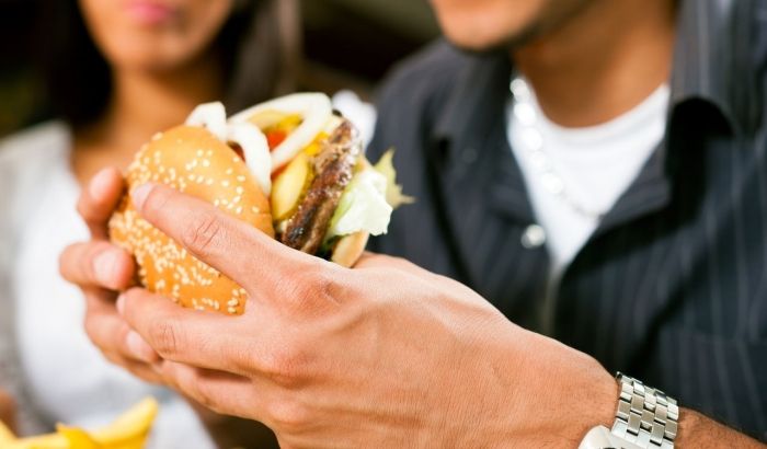 Вчені зробили незвичайне відкриття про фастфуд - фото 1