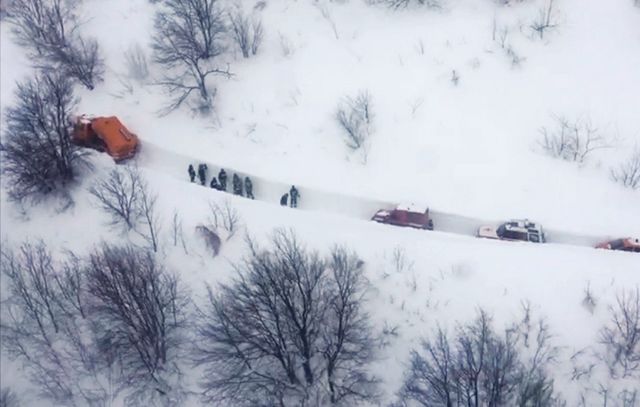 Опубліковано нові фото наслідків катастрофи в готелі в Італії - фото 135148