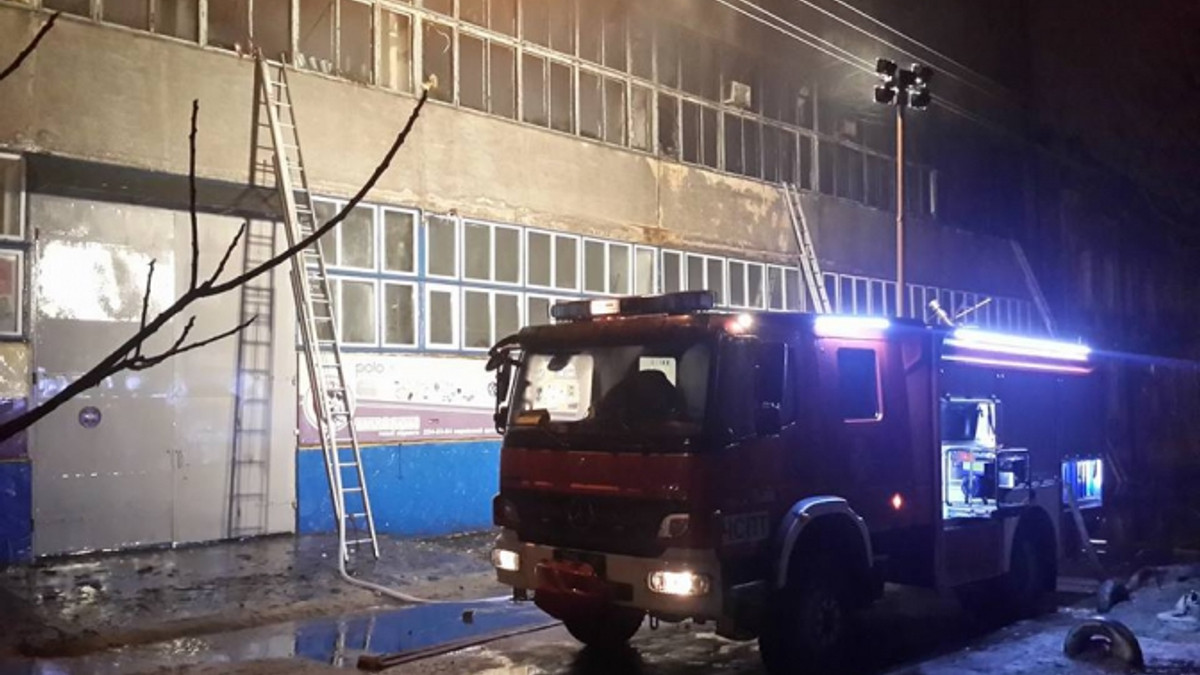 гасіння масштабної пожежі на львівському заводі "Електрон" - фото 1