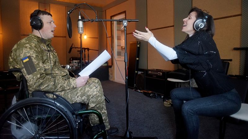 Ветеран АТО та українська співачка зі США записали пісню про мирний час