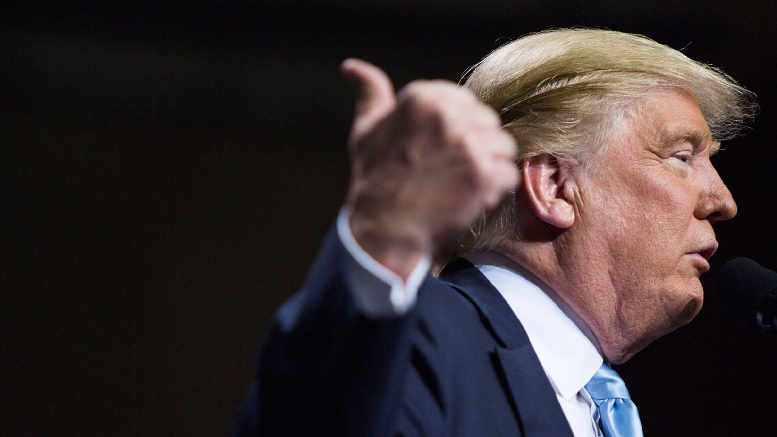 Інавгурацію Трампа бойкотують вже 26 конгресменів