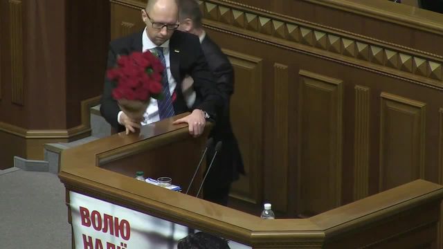 Іронія дня: Безжальна декомунізація вихідних - фото 138113