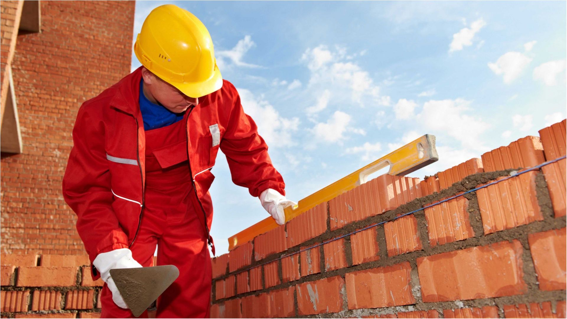 Польща готова масово пускати робітників з України