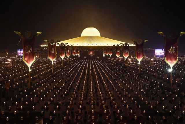 Як виглядає "космічний" храм у Таїланді: вражаючі фото - фото 144266