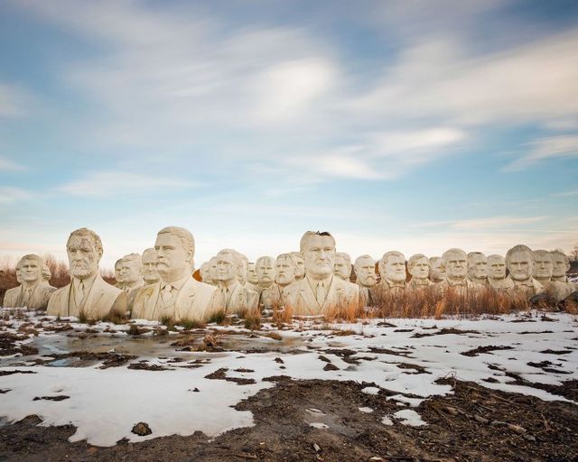 Як виглядають найбільш незвичайні кладовища техніки: вражаючі фото - фото 144048