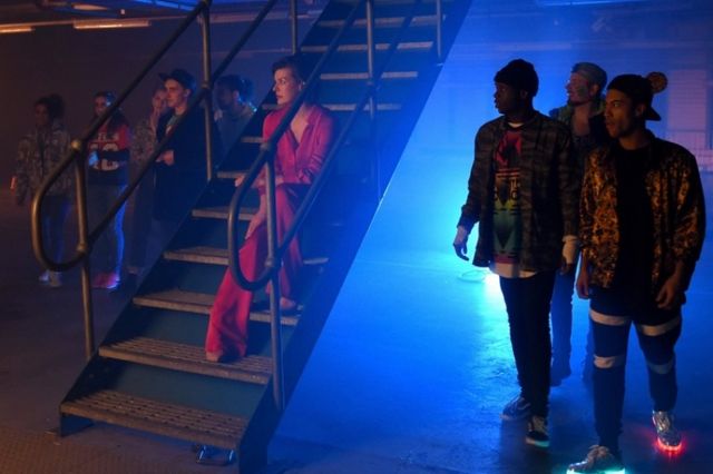 Мілла Йовович знялася в унікальному шоу для Toyota: ефектні фото - фото 142839