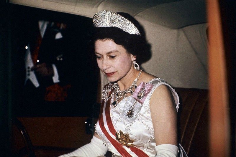 Єлизавета ІІ відзначає 65-ту річницю на троні