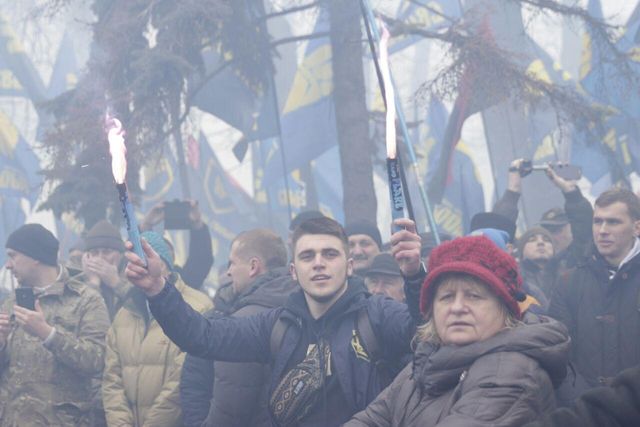Як проходив Марш національної гідності в Києві: фоторепортаж - фото 145272