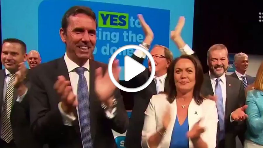 ЗМІ потролили дивні танці австралійських політиків: кумедне відео