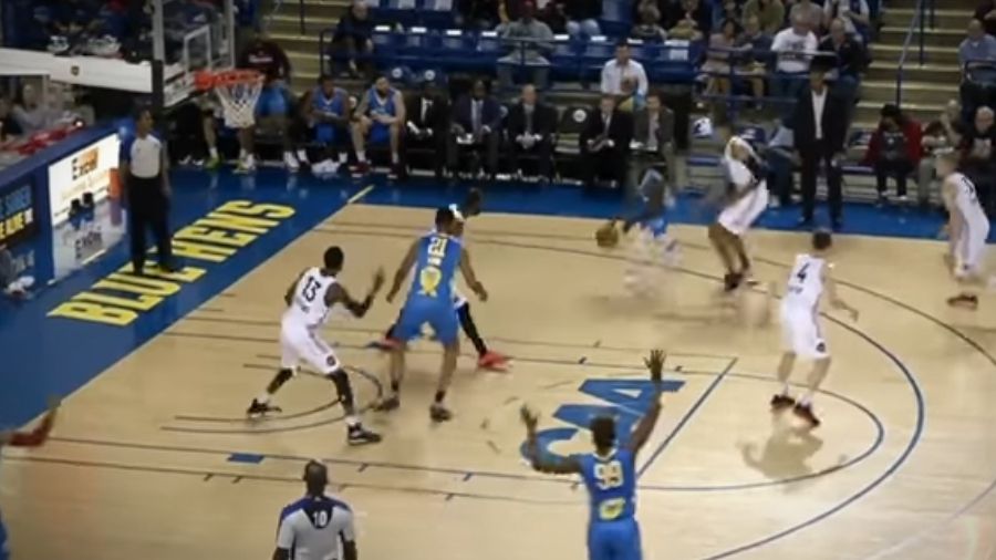 Американський баскетболіст розсмішив мережу кумедним трюком: відеофакт