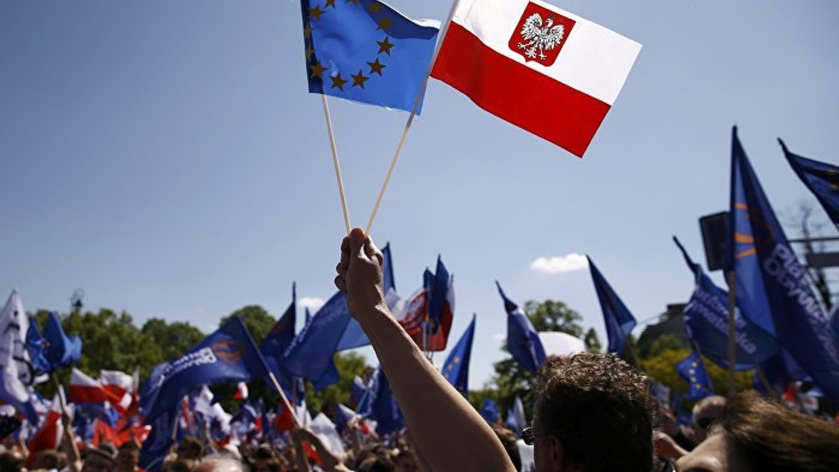 У ЄС пригрозили позбавити Польщу права голосу - фото 1