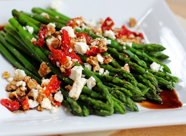 П'ять корисних продуктів, які ми їмо неправильно - фото 143720