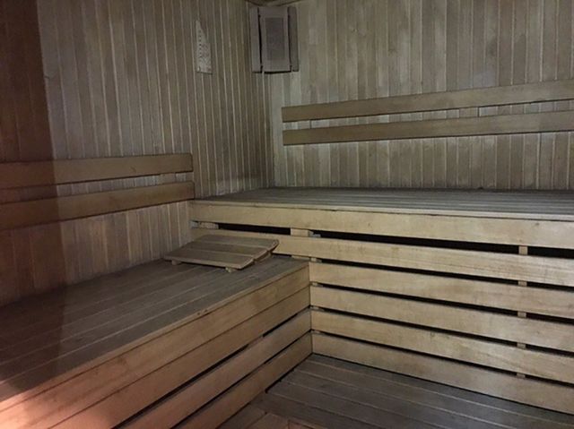 Послідовники Табачника: в університеті знайшли сауну та басейн - фото 142321