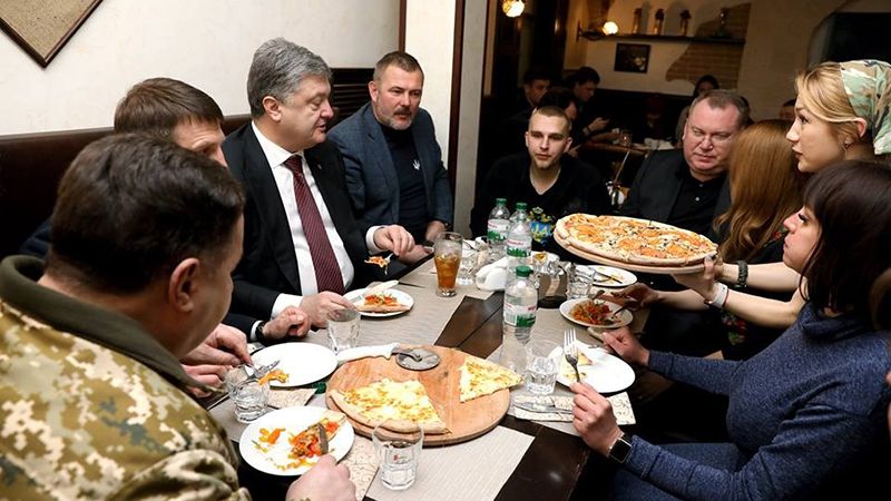 Іронія дня: Сестра Савченко розсекретила Порошенка