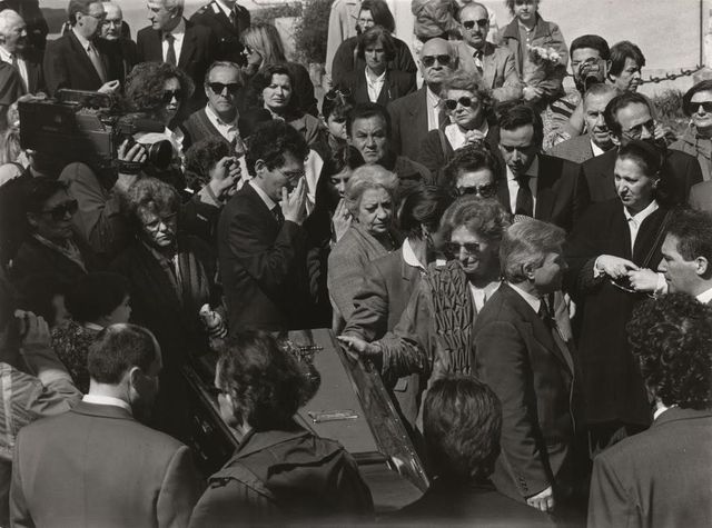 Як виглядало бурхливе життя в Італії 80-90-х років: ефектні фото - фото 144555