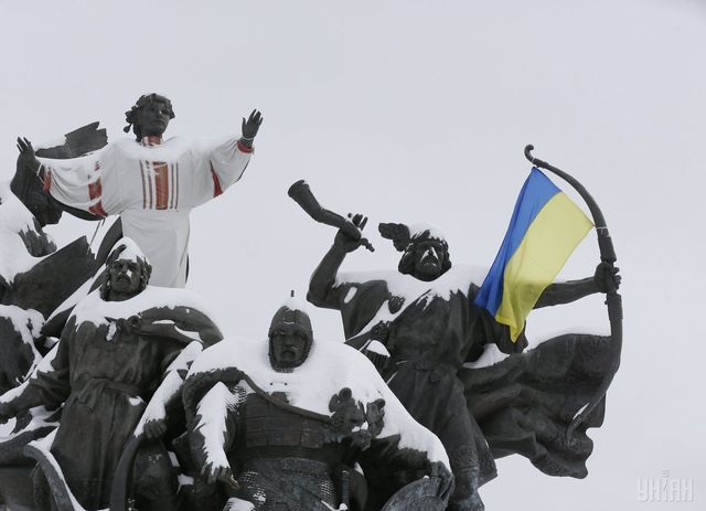 Сніг, що налякав Кличка: фото негоди в Києві - фото 140224