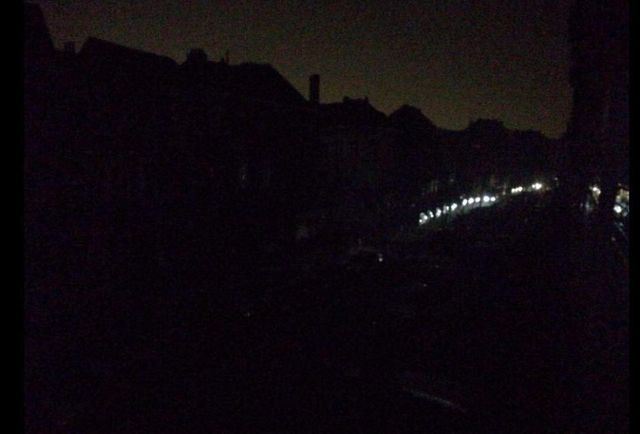Брюссель раптово залишився без світла: з'явилися фото і відео - фото 141347