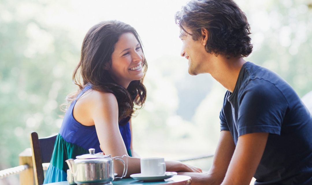 Підраховано, скільки часу потрібно жінці, щоб закохатися