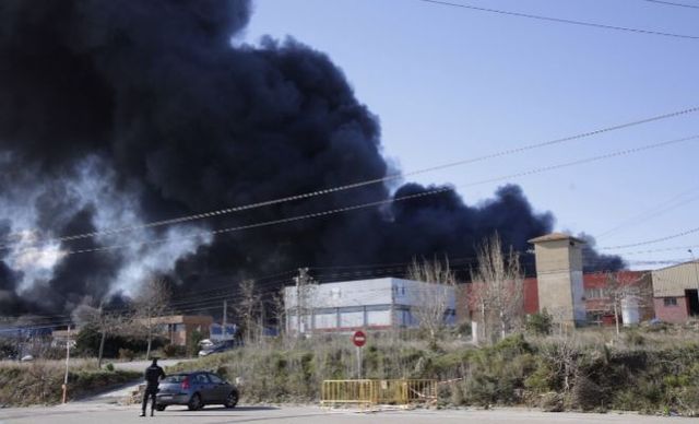 В Іспанії стався потужний вибух: з'явились фото і відео - фото 140780