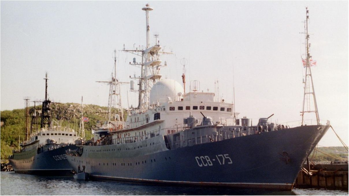 Корабель-шпигун росіян наблизився до кордонів США