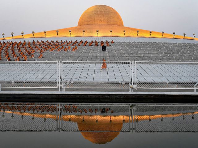 Як виглядає "космічний" храм у Таїланді: вражаючі фото - фото 144259