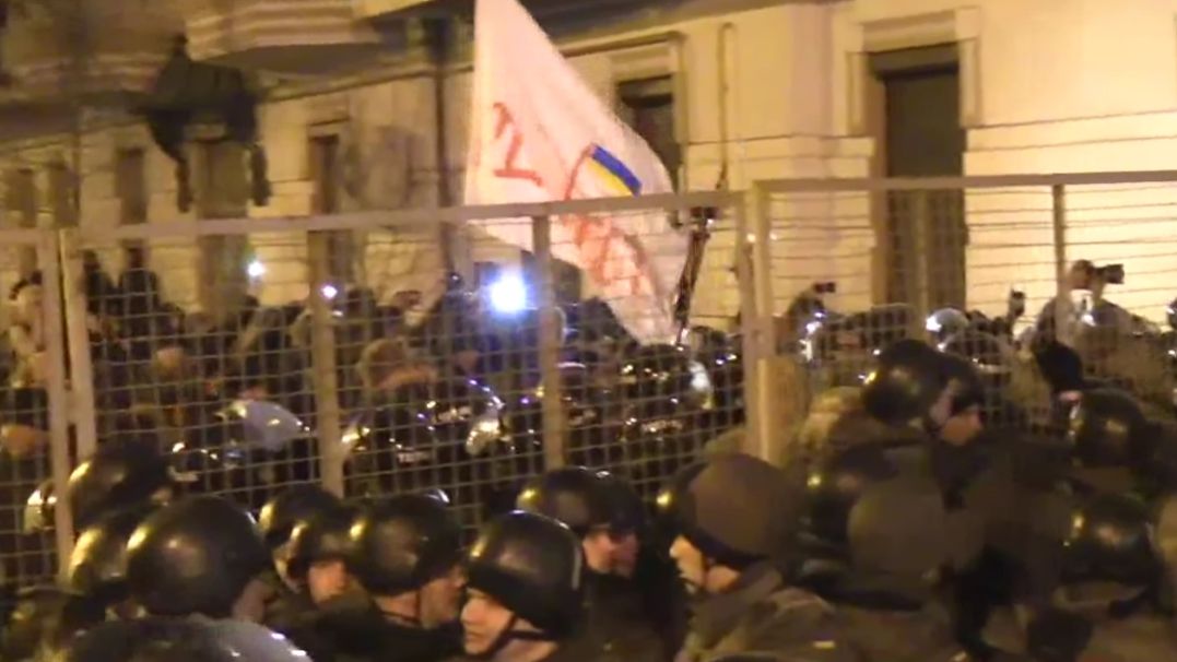 Сутички на Майдані: є затримані та постраждалі