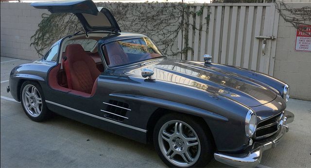 Автомобіль мрії: раритетний Mercedes 300 SL з сучасною начинкою - фото 143156