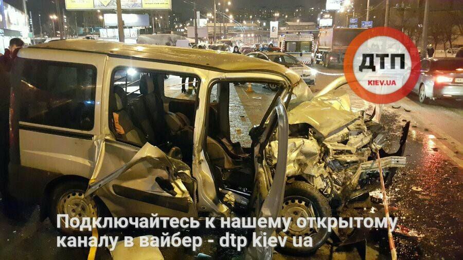 У Києві сталася масштабна аварія: є загиблі