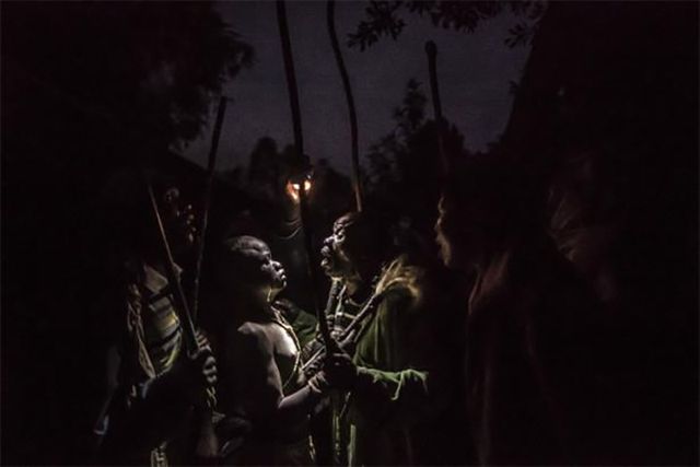 Кенія. Перед обрядом обрізання. Фото: Піт Маллер - фото 147444