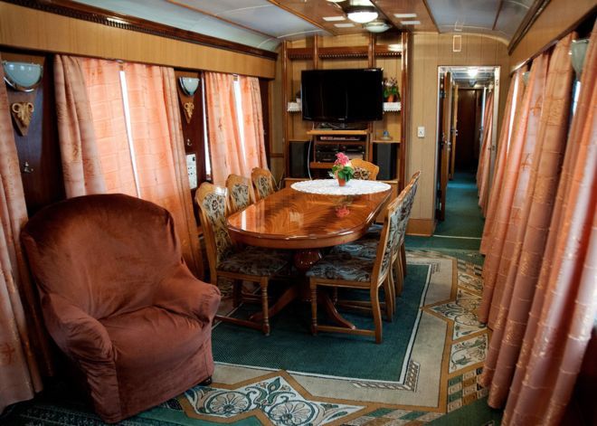 Як виглядають вагони "Укрзалізниці" із "царським" інтер'єром: з'явилися фото