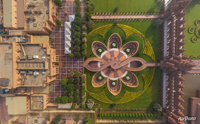 Перехоплює дух: дивовижні фотографії планети вразили світ - фото 143118