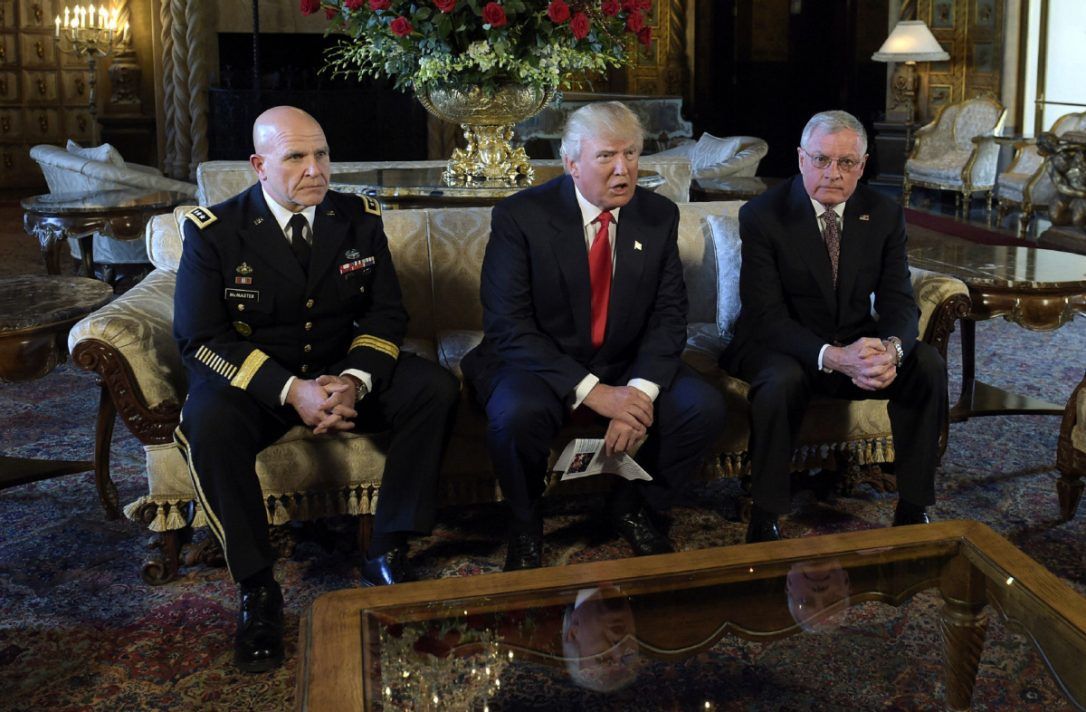 Трамп з Макмастером - фото 1